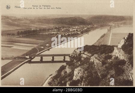 Postkarte aus der Zeit um das Jahr 1910, die die Burg Poilvache (französisch: Château de Poilvache) zeigt, eine zerstörte, mittelalterliche Burg in der wallonischen Gemeinde Yvoir in Th Stockfoto