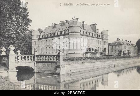 Vintage-Postkarte aus den Jahren 1910-1930er Jahren von der Edition Georges Dath. Im Château de Beloeil, 6. "Le château, vue postérieure" in der Gemeinde Stockfoto