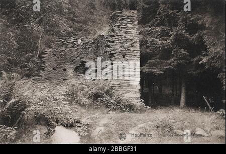 Postkarte aus der Zeit um das Jahr 1909, die die "ruines de Cetturu" zeigt. Houffalize (deutsch: Hohenfels) ist eine wallonische Gemeinde Belgiens in der Provinz Luxe Stockfoto