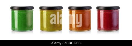Gläser fruchtiger Marmeladen isoliert auf weißem Hintergrund. Erhaltener weißer Hintergrund mit Beschneidungspfad Stockfoto