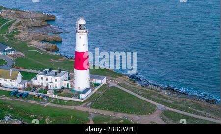 Großbritannien, England, Dorset, Portland Bill, Portland Bill Lighthouse (Drone) Stockfoto