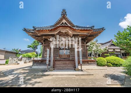 Tsuruoka, Yamagata, Japan - 3. August 2019: Ryukakuji-Tempel (Dragon Kakuji-Tempel) Shingon Buddhistischer Tempel. Shinzan-do Hall. Stockfoto