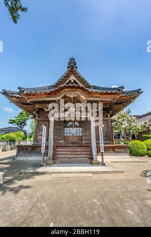 Tsuruoka, Yamagata, Japan - 3. August 2019: Ryukakuji-Tempel (Dragon Kakuji-Tempel) Shingon Buddhistischer Tempel. Shinzan-do Hall. Stockfoto