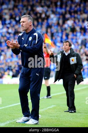 Leicester City Manager Nigel Pearson und Watford Cheftrainer Gianfranco Zola während des npower Football League Championship Matches in der Vicarage Road. Stockfoto