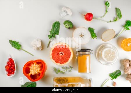 Inhaltsstoffe zur Erhöhung der Immunität, Auswahl von Gesundheitsnahrungsmitteln, die reich an Antioxidantien, Mineralien, Vitaminen, sauberem Esskonzept sind Stockfoto