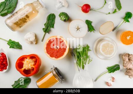 Inhaltsstoffe zur Erhöhung der Immunität, Auswahl von Gesundheitsnahrungsmitteln, die reich an Antioxidantien, Mineralien, Vitaminen, sauberem Esskonzept sind Stockfoto