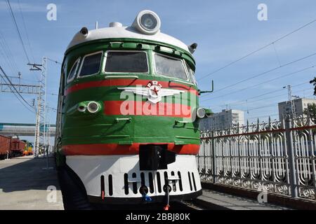 Eine elektrische Zugklasse er1 im Technikmuseum in Nowossibirsk, Russland. Stockfoto