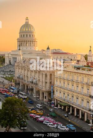 El Capitolio oder das National Capitol Building, das Gran Teatro de La Habana und das Hotel Inglaterra, Havanna, Kuba Stockfoto