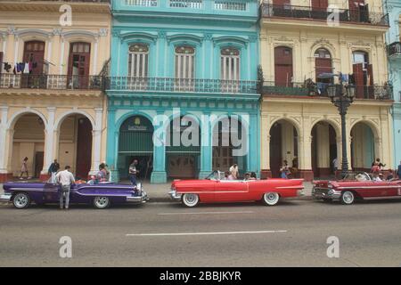 Oldtimer und fantastische Architektur gehören zum Alltag in Havanna, Kuba Stockfoto