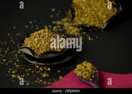 Trockene Oregano-Blätter, Gewürze, Kraut, Gewürz, Heilkraut. Stockfoto