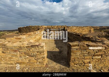 Schlüsselloch Kiva, ein großer Kiva in der Casa Rinconada Ruinen im Chaco-Kultur-Nationalpark, New Mexico, USA Stockfoto