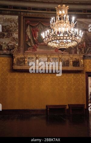 Der Grandmaster's Palace (maltesisch: Il-Palazz Tal-Granmastru), offiziell bekannt als The Palace (maltesisch: Il-Palazz), ist ein Palast in Valletta, Malta. Es Stockfoto