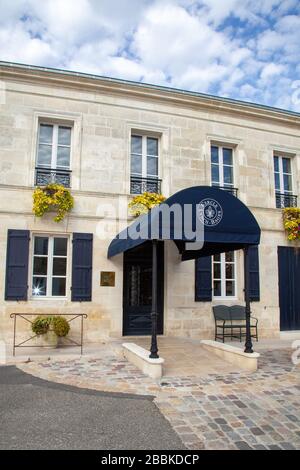 Bordeaux, Aquitanien/Frankreich - 03 15 2020: Cercle Lynch Bages in pauillac medoc France Stockfoto