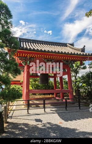 Kyoto, Japan, Asien - 5. September 2019: Die Glocke des Kiyomizu Dera Tempels in Kyoto Stockfoto