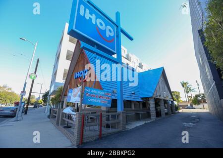 Allgemeine Ansicht des IHOP, gelegen am 2912 S Sepulveda Blvd, im zuge der Coronavirus COVID-19-Pandemie, am Donnerstag, 26. März 2020 in Los Angeles, Kalifornien, USA. (Foto von IOS/Espa-Images) Stockfoto