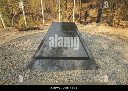 Kanchanaburi, Thailand - 17. Januar 2020: Hellfire Pass Memorial Stone in der Provinz Kanchanaburi, Thailand. Dies ist der Gedenkort, der P gewidmet ist Stockfoto