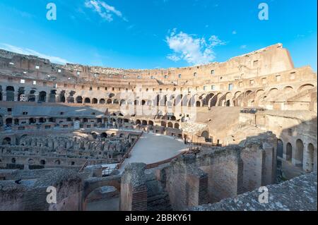 ROM Italien 04. Oktober 2019 das alte römische Kolosseum ist eine der wichtigsten Touristenattraktionen in Europa. Stockfoto