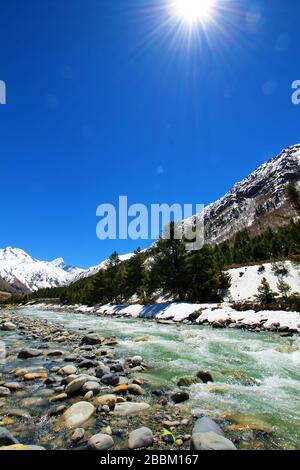 Ruhige Landschaft des Dorfes Chitkul in Himachal Pradesh (Indien) Stockfoto