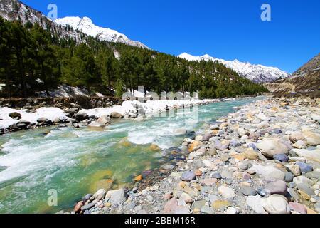 Ruhige Landschaft des Dorfes Chitkul in Himachal Pradesh (Indien) Stockfoto