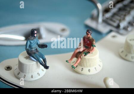 Batman & Robin mit Fender Stratocaster Stockfoto