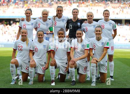 Mannschaftsgruppe England. Top Row (von links nach rechts) Englands Abbie McManus, Englands Steph Houghton, Englands Jill Scott, Englands Torhüter Carly Telford, Englands Alex Greenwood und Englands Ellen White. Bottom Row (links nach rechts) Englands Beth Mead, Englands Fran Kirby Englands Nikita Parris Englands Jade Moore und Englands Lucy Bronze Stockfoto