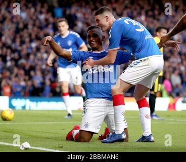 Alfredo Morelos von den Rangers feiert, nachdem er das zweite Tor des Spiels während der ersten Qualifikationsrunde der UEFA Europa League im Ibrox Stadium, Glasgow, erzielt hatte Stockfoto