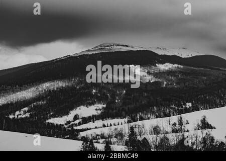 Wyzna Pass im Bieszczady Gebirge in Polen Stockfoto