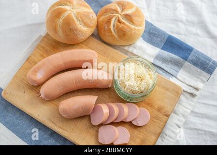 Gegrilltes deutsch sackt mit Senf Stockfoto