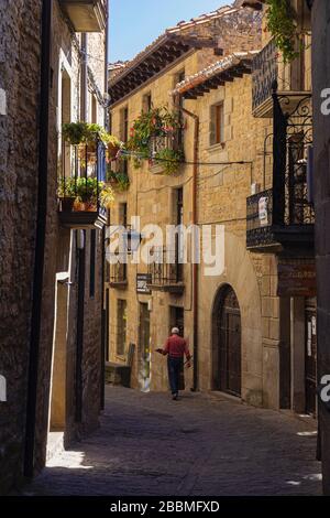 SOS del Rey Catolico, Provinz Zaragoza, Aragon, Spanien. Straßenszene. SOS war 1452 der Geburtsort von Ferdinand II. Von Aragon, der einer der wurde Stockfoto