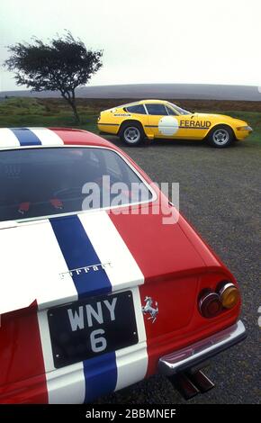 1971 Red Ferrari 365 GTB/4 Daytona Group 4 N.A.R.T.car und 1972 Ferrari 365GTB/4 Daytona Competizione S2 n The Yellow of Belgium Team Ecurie Francochamps. Stockfoto