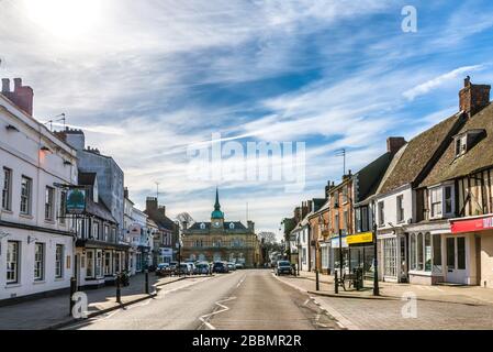 Market Square und Rathaus, Towcester, Northamptonshire, England Stockfoto