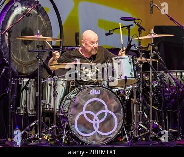 Schlagzeuger Jason Bonham, Sohn des legendären Schlagzeugers John Bonham, tritt am Ascend Amphitheatre in Nashville, TN, auf. Stockfoto