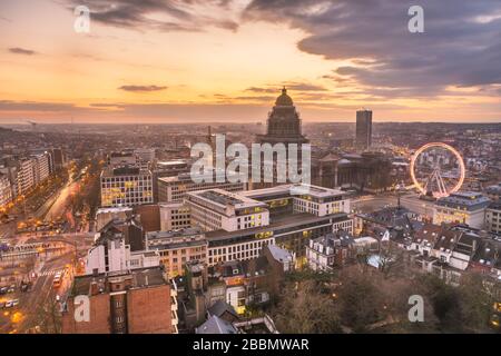 Brüssel, Belgien Stadtbild im Palais de Justice in der Abenddämmerung. Stockfoto