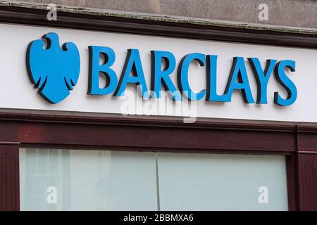 Barclays Bank Logo über einem Bankgebäude, High Street, Ayr, Schottland, Großbritannien Stockfoto