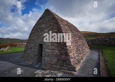 Dingle, Irland - 27.10.2018: Gallarus Oratory Beehive Structure Stockfoto