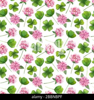 Aquarell nahtloses, handillustriertes Blumenmuster mit Klee und Blättern. Helle Blumentextur auf weißem Hintergrund. Stockfoto