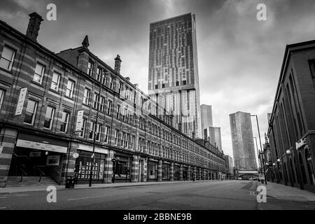 Deansgate, Manchester, Großbritannien. Leere Straßen beim Ausbruch des Coronavirus, April 2020. Stockfoto