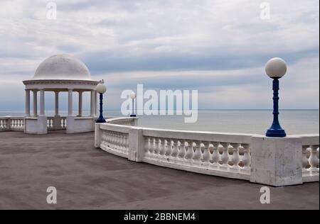 Der de La Warr Pavillon in Bexhill am Meer. Ein gutes Beispiel für die Art-déco-Architektur, die 1935 eröffnet und 2005 als cen der zeitgenössischen Kunst regeneriert wurde Stockfoto