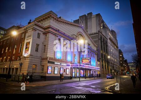 Das Opernhaus in der Quay Street, Manchester, England in der Nacht Stockfoto