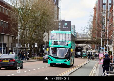 Manchester Oxford Road ein emissionsarmer Elektrobus mit Null-Emission-Funktion in Europa ist am stärksten im Buskorridor 32 ADL BYD Enviro400EV Stockfoto