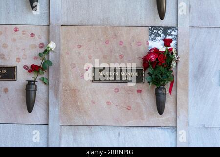 Hugh Hefners letzte Ruhestätte befindet sich neben Marilyn Monroe's im "Corridor of Memories" Stockfoto