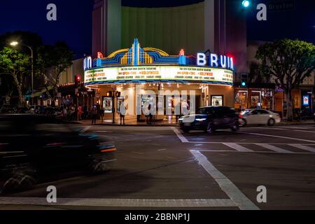 Das Fox Bruin Theatre ist ein Art-déco-Theater in Westwood, Los Angeles. Es war einmal in Hollywood im Film 2019 zu sehen Stockfoto