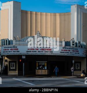 Das Fox Bruin Theatre ist ein Art-déco-Theater in Westwood, Los Angeles. Es war einmal in Hollywood im Film 2019 zu sehen Stockfoto