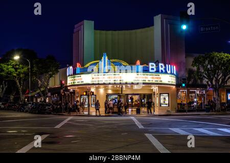 Das Fox Bruin Theatre ist ein Art-déco-Theater in Westwood, Los Angeles. Es war einmal in Hollywood im Film 2019 zu sehen Stockfoto