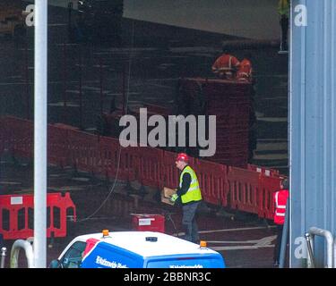 Glasgow, Großbritannien. April 2020. Abgebildet: Die neue medizinische Einrichtung des NHS Schottland, die auf dem Scottish Events Campus (SEC) in Glasgow eingerichtet wird, soll NHS Louisa Jordan heißen, nachdem Gesundheitsministerin Jeane Freeman angekündigt hat, dass das temporäre Krankenhaus nach Schwester Louisa Jordan benannt wird. Eine Krankenschwester aus dem ersten Weltkrieg, die im aktiven Dienst in Serbien im Jahr 1915 starb. Aufgrund der Coronavirus (COVID-19)-Pandemie ordnete Nicola Sturgeon - erster Schottland-Minister und Boris Johnson - britischer Premierminister strenge Sperrmaßnahmen an, die die Menschen dazu aufforderten, zu Hause zu bleiben. Gutschrift: Colin Fisher/Alamy leben Nachrichten. Stockfoto