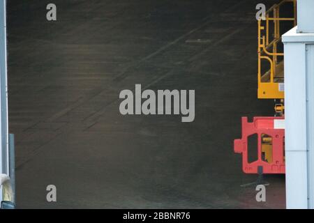 Glasgow, Großbritannien. April 2020. Abgebildet: Die neue medizinische Einrichtung des NHS Schottland, die auf dem Scottish Events Campus (SEC) in Glasgow eingerichtet wird, soll NHS Louisa Jordan heißen, nachdem Gesundheitsministerin Jeane Freeman angekündigt hat, dass das temporäre Krankenhaus nach Schwester Louisa Jordan benannt wird. Eine Krankenschwester aus dem ersten Weltkrieg, die im aktiven Dienst in Serbien im Jahr 1915 starb. Aufgrund der Coronavirus (COVID-19)-Pandemie ordnete Nicola Sturgeon - erster Schottland-Minister und Boris Johnson - britischer Premierminister strenge Sperrmaßnahmen an, die die Menschen dazu aufforderten, zu Hause zu bleiben. Gutschrift: Colin Fisher/Alamy leben Nachrichten. Stockfoto