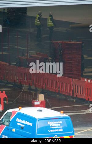 Glasgow, Großbritannien. April 2020. Abgebildet: Die neue medizinische Einrichtung des NHS Schottland, die auf dem Scottish Events Campus (SEC) in Glasgow eingerichtet wird, soll NHS Louisa Jordan heißen, nachdem Gesundheitsministerin Jeane Freeman angekündigt hat, dass das temporäre Krankenhaus nach Schwester Louisa Jordan benannt wird. Eine Krankenschwester aus dem ersten Weltkrieg, die im aktiven Dienst in Serbien im Jahr 1915 starb. Aufgrund der Coronavirus (COVID-19)-Pandemie ordnete Nicola Sturgeon - erster Schottland-Minister und Boris Johnson - britischer Premierminister strenge Sperrmaßnahmen an, die die Menschen dazu aufforderten, zu Hause zu bleiben. Gutschrift: Colin Fisher/Alamy leben Nachrichten. Stockfoto