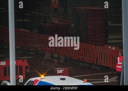 Glasgow, Großbritannien. April 2020. Abgebildet: Die neue medizinische Einrichtung des NHS Schottland, die auf dem Scottish Events Campus (SEC) in Glasgow eingerichtet wird, soll NHS Louisa Jordan heißen, nachdem Gesundheitsministerin Jeane Freeman angekündigt hat, dass das temporäre Krankenhaus nach Schwester Louisa Jordan benannt wird. Eine Krankenschwester aus dem ersten Weltkrieg, die im aktiven Dienst in Serbien im Jahr 1915 starb. Aufgrund der Coronavirus (COVID-19)-Pandemie ordnete Nicola Sturgeon - erster Schottland-Minister und Boris Johnson - britischer Premierminister strenge Sperrmaßnahmen an, die die Menschen dazu aufforderten, zu Hause zu bleiben. Gutschrift: Colin Fisher/Alamy leben Nachrichten. Stockfoto