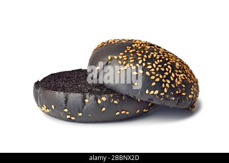 Schwarze Hamburgerhälften auf Weiß Stockfoto