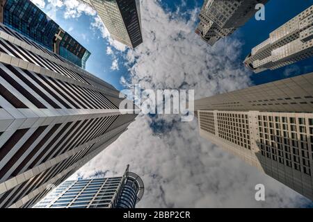 Low Angle View der Kern der Innenstadt Skyline, Singapur Stockfoto